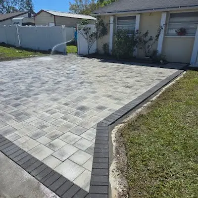 Concrete surface driveway in Tampa